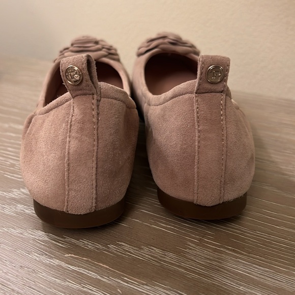 NWOT Taryn Rose Rosalyn Suede Ballet Flat w/tonal rosette adorning a square toe - Picture 8 of 10